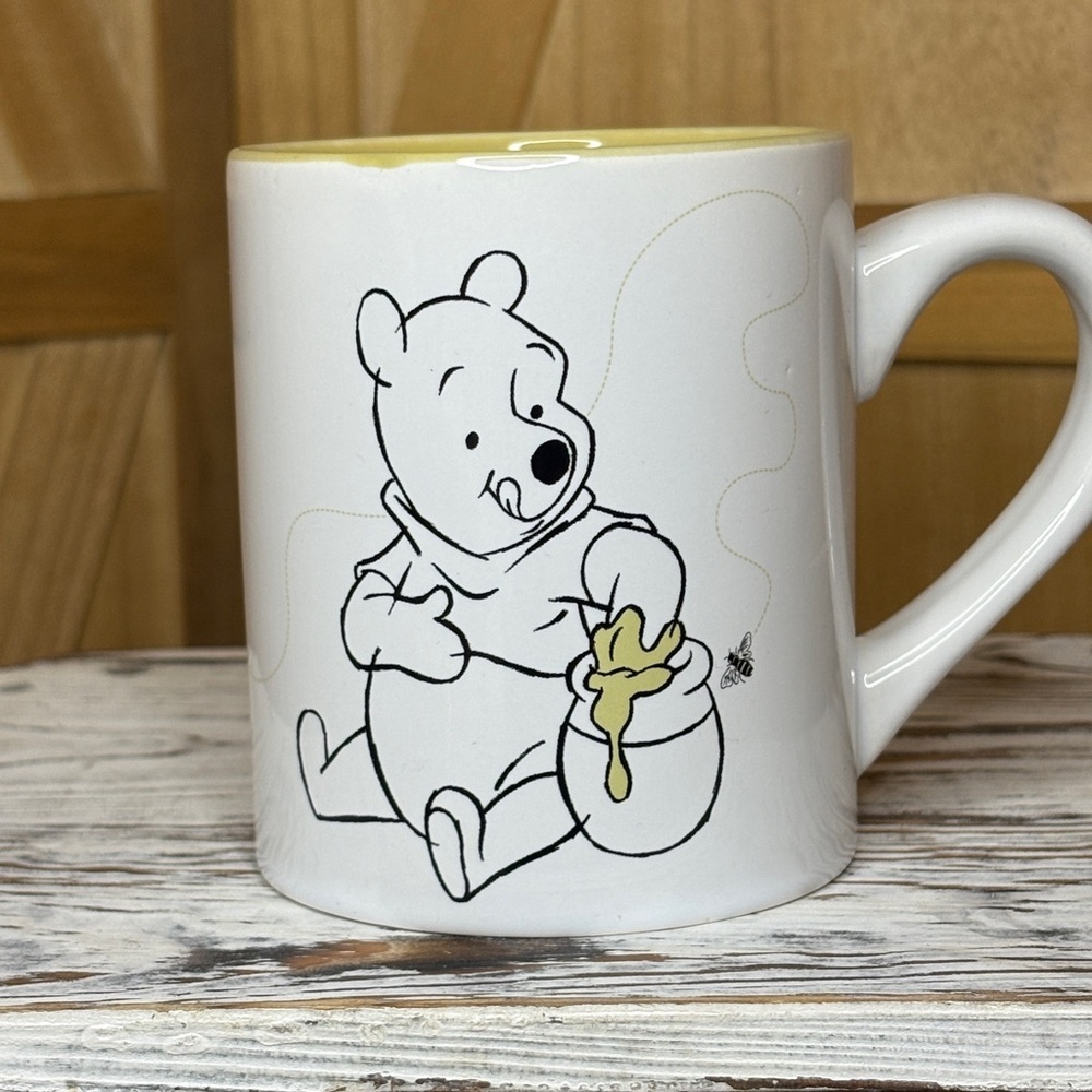 Disney Winnie the Pooh White and Yellow Mug - Picture 1 of 4